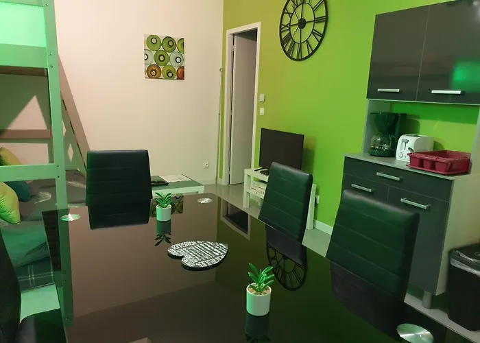 Entier Meublé à Proche Futuroscope Et Poitiers Technopole Beaumont (Vienne)